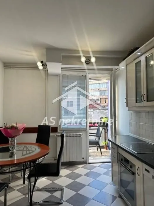 Rent, three bedroom apartment, 80m², Čubura, Beograd