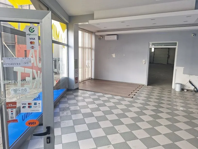 Rent, office space, 330m², Zrenjanin, Srbija