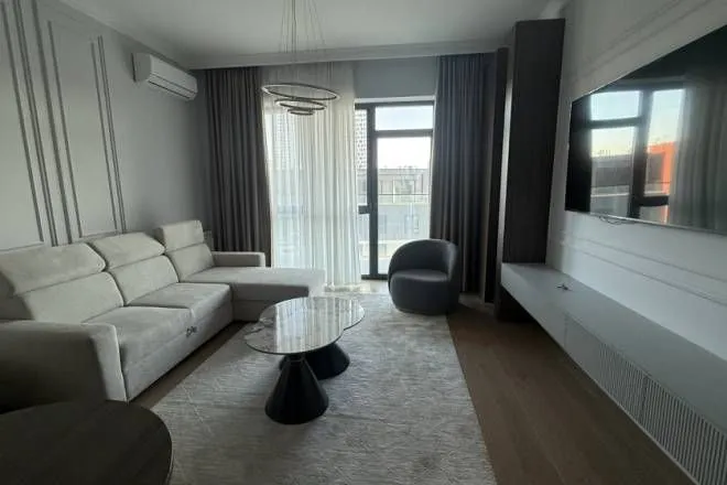 Izdavanje, trosoban stan, 79m², Beograd Na Vodi, Beograd