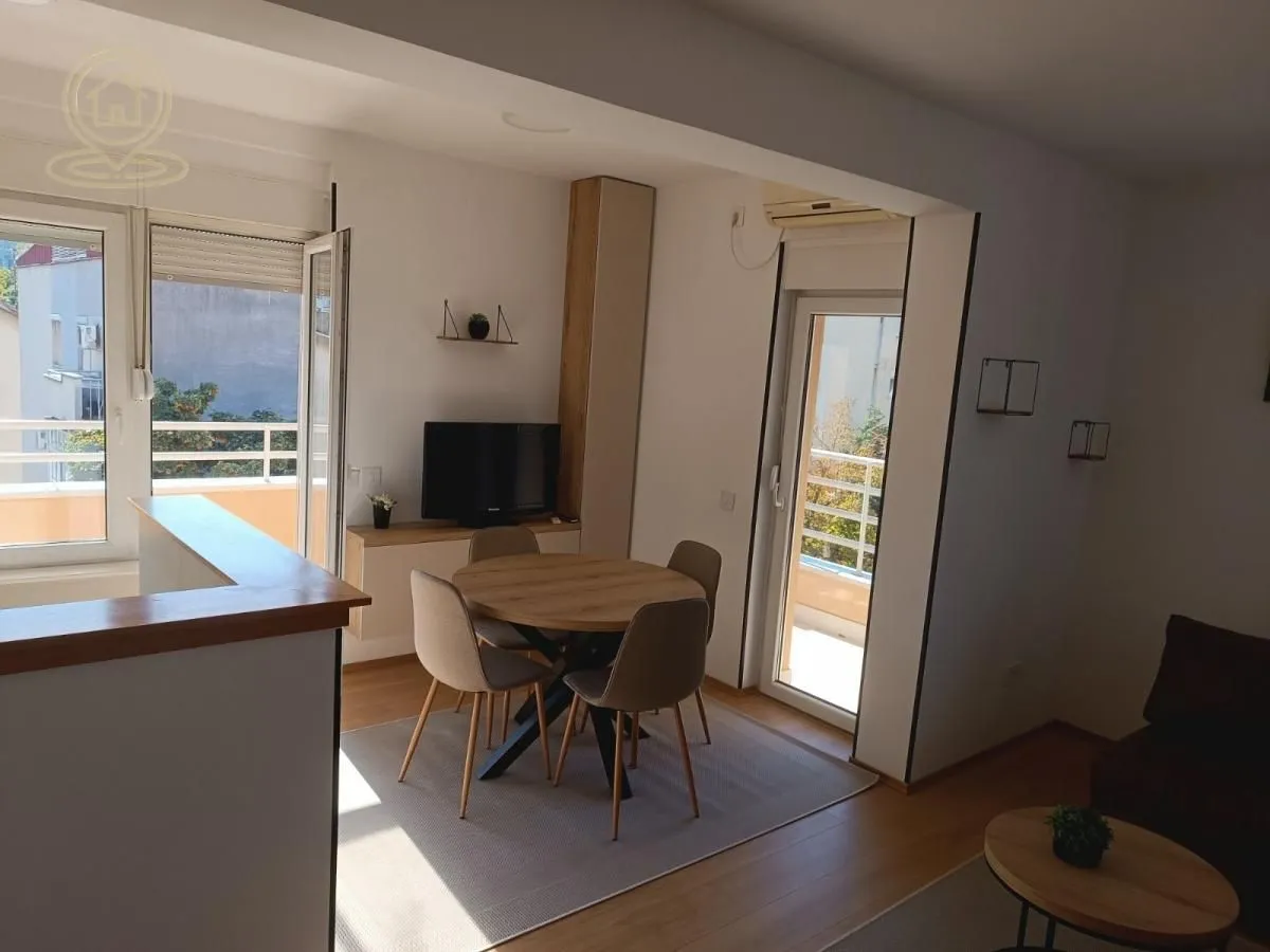Izdavanje, garsonjera, 41m², Grbavica, Novi Sad Sve Podlokacije