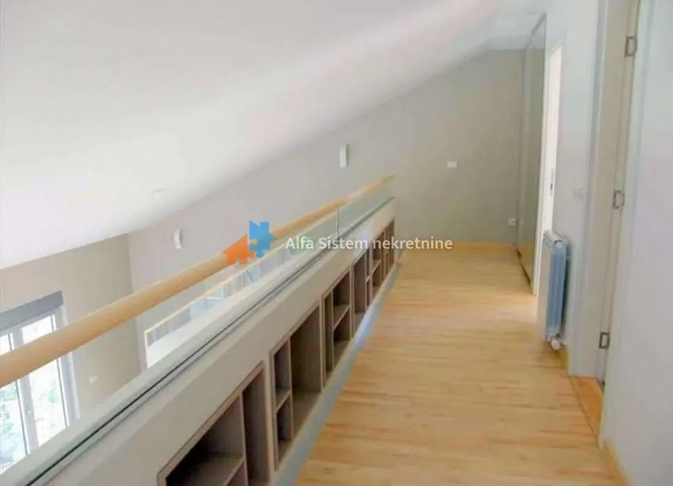 Rent, four bedroom apartment, 170m², Kalenić Pijaca, Vračar Sve Podlokacije