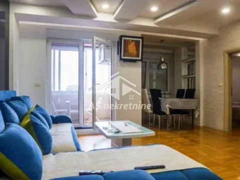 Izdavanje, trosoban stan, 82m², Filmski Grad, Beograd - image 2