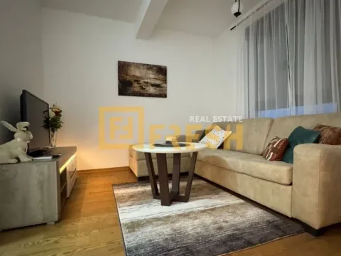 Izdavanje, jednosoban stan, 33m², City Kvart, Podgorica - image 1
