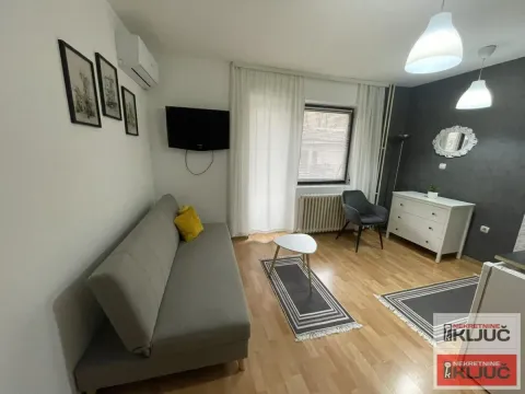 Izdavanje, garsonjera, 24m², Centar, Novi Sad - image 2