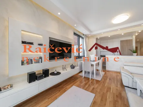 Izdavanje, trosoban stan, 90m², Savski Venac, Beograd - image 3