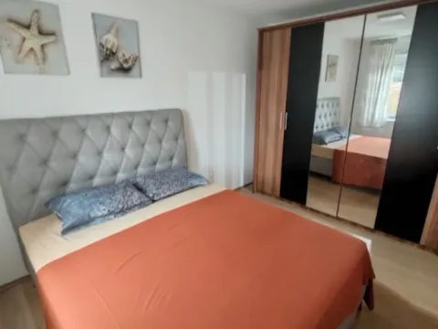 Izdavanje, trosoban stan, 90m², Centar, Podgorica - image 10