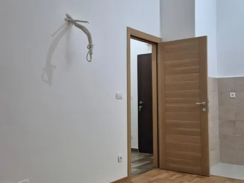 Prodaja, jednosoban stan, 40m², Stari Aerodrom, Podgorica - image 3