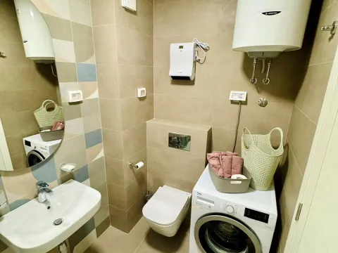 Izdavanje, jednosoban stan, 40m², Pobrežje, Podgorica - image 2