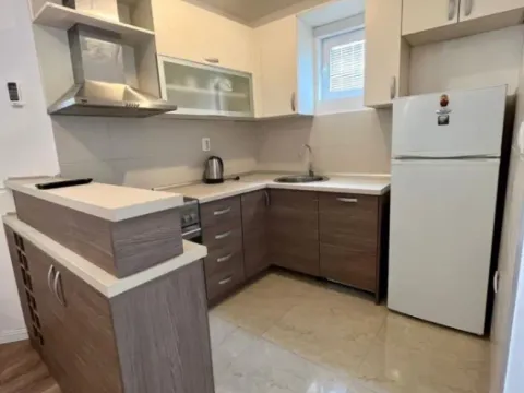 Rent, two bedroom apartment, 120m², Podkošljun, Budva - image 8