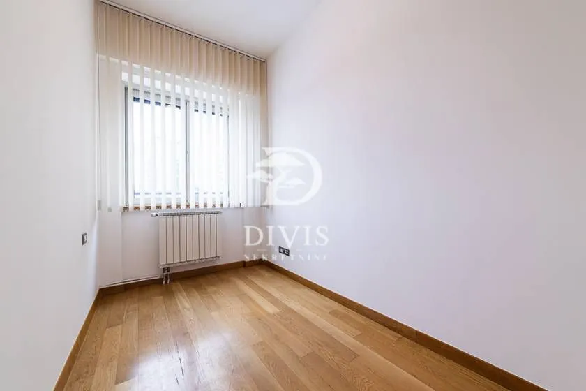 Sale, five bedroom apartment, 195m², Novi Beograd Blok 19, Novi Beograd Sve Podlokacije