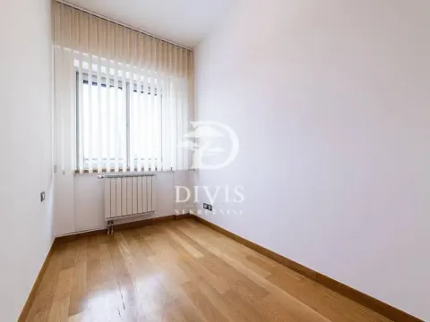 Prodaja, petosoban stan, 195m², Novi Beograd Blok 19, Novi Beograd Sve Podlokacije - image 7