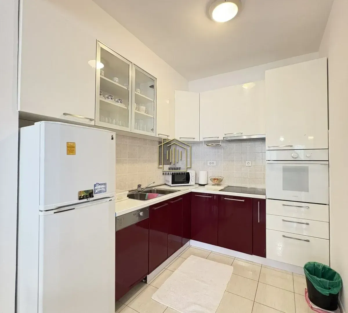 Izdavanje, dvosoban stan, 60m², City Kvart, Podgorica