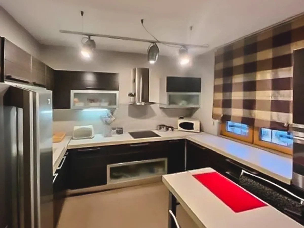 Izdavanje, dvosoban stan, 95m², Kruševac, Podgorica