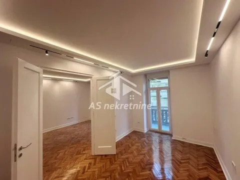 Izdavanje, dvosoban stan, 46m², Stari Grad, Beograd
