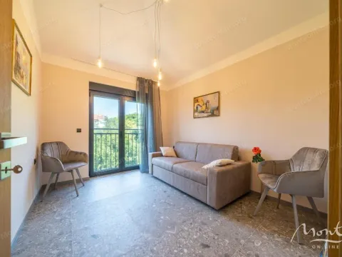 Prodaja, stan, 78m², Tivat, Crna Gora - image 8