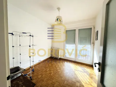 Rent, two bedroom apartment, 67m², Savski Venac, Beograd - image 9