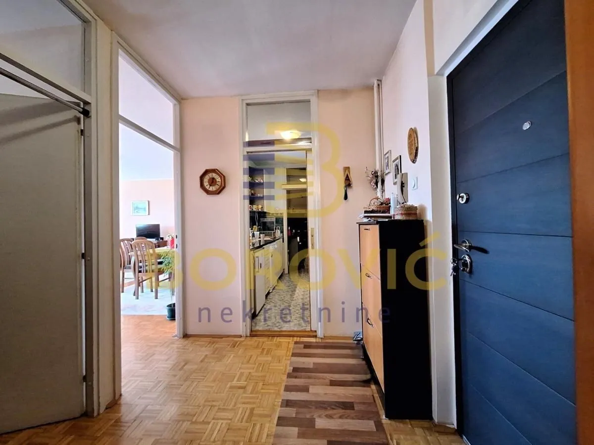 Prodaja, trosoban stan, 80m², Novi Beograd Blok 22, Novi Beograd Sve Podlokacije