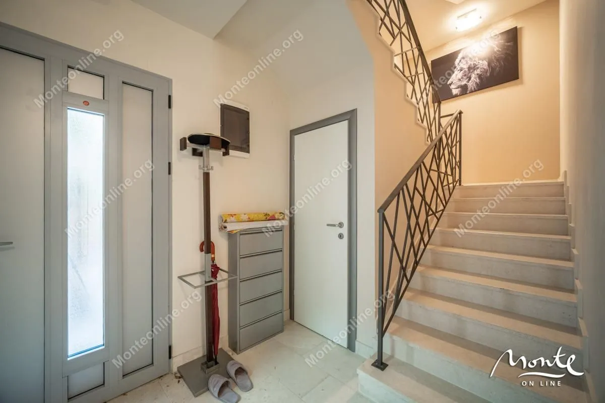Sale, house, 484m², Stoliv, Kotor