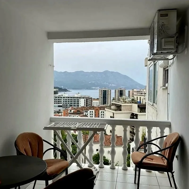 Rent, one bedroom apartment, 40m², Babin Do, Budva