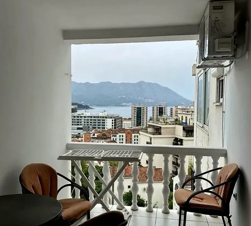 Izdavanje, jednosoban stan, 40m², Babin Do, Budva