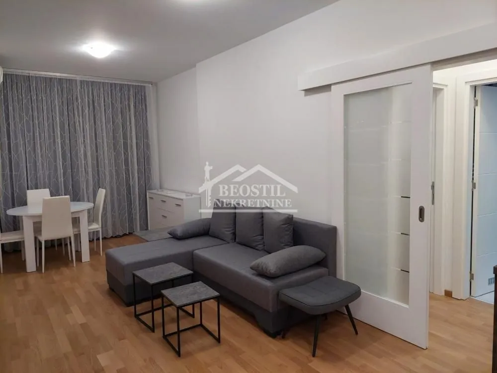 Izdavanje, dvosoban stan, 54m², Čukarica, Beograd