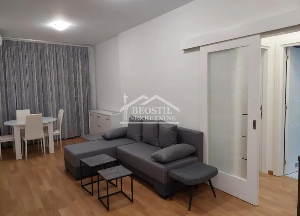 Izdavanje, dvosoban stan, 54m², Čukarica, Beograd