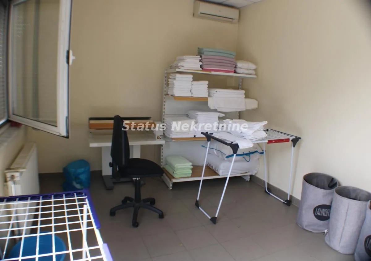 Prodaja, poslovni prostor, 613m², Beočin, Srbija