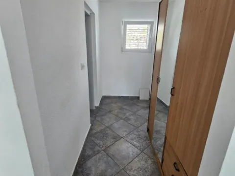 Izdavanje, dvosoban stan, 100m², Masline, Podgorica - image 5