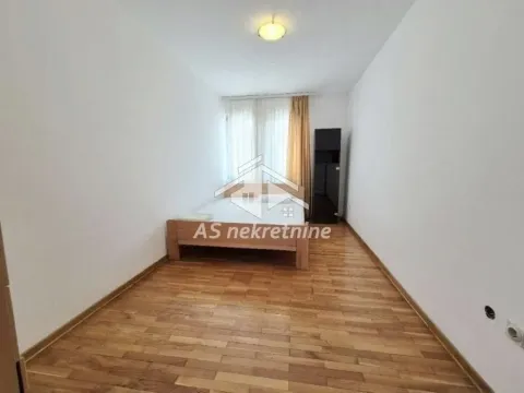 Rent, three bedroom apartment, 85m², Južni Bulevar, Vračar Sve Podlokacije - image 15