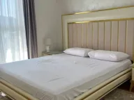 Izdavanje, trosoban stan, 200m², Bečići, Budva - image 11