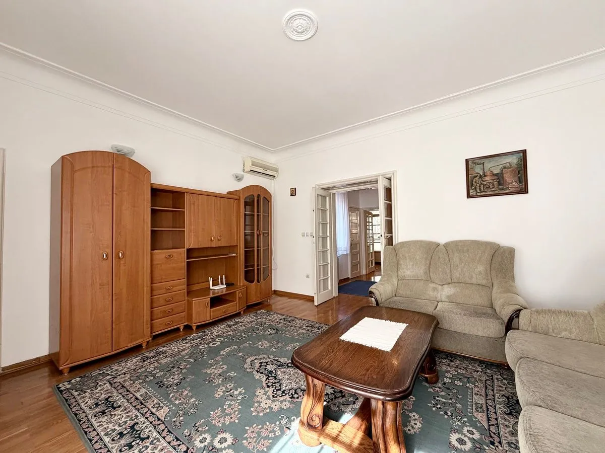 Izdavanje, dvosoban stan, 70m², Vračar Hram, Vračar Sve Podlokacije