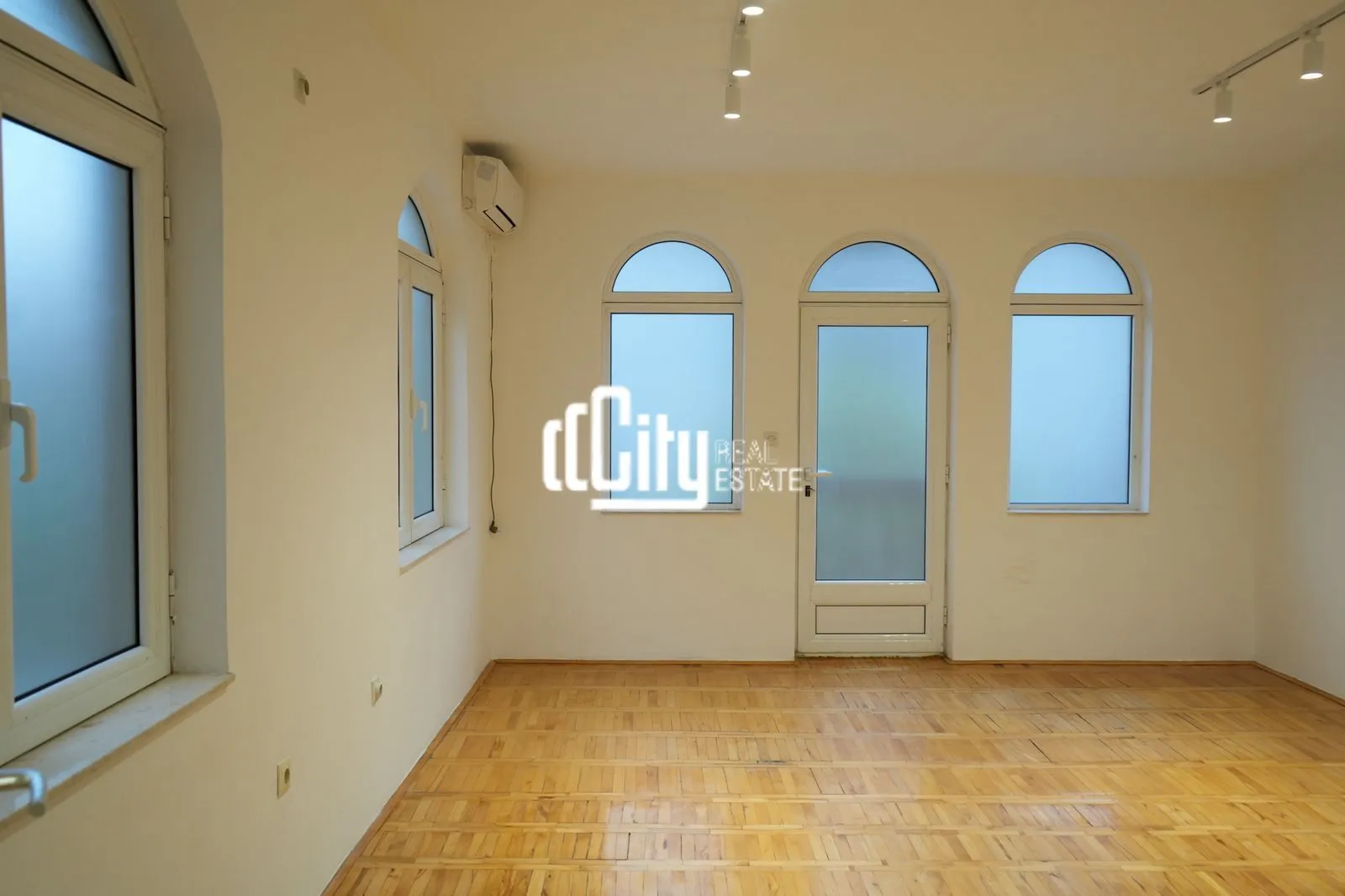 Rent, office space, 145m², Centar, Podgorica