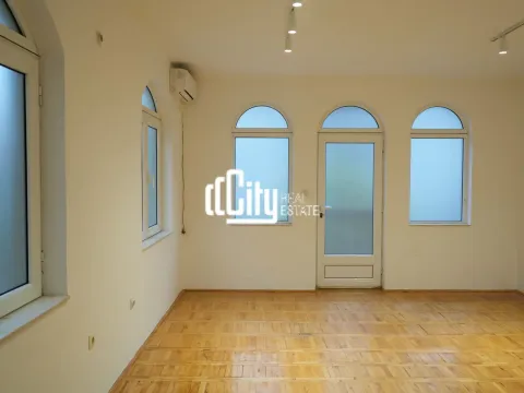 Rent, office space, 145m², Centar, Podgorica - image 1