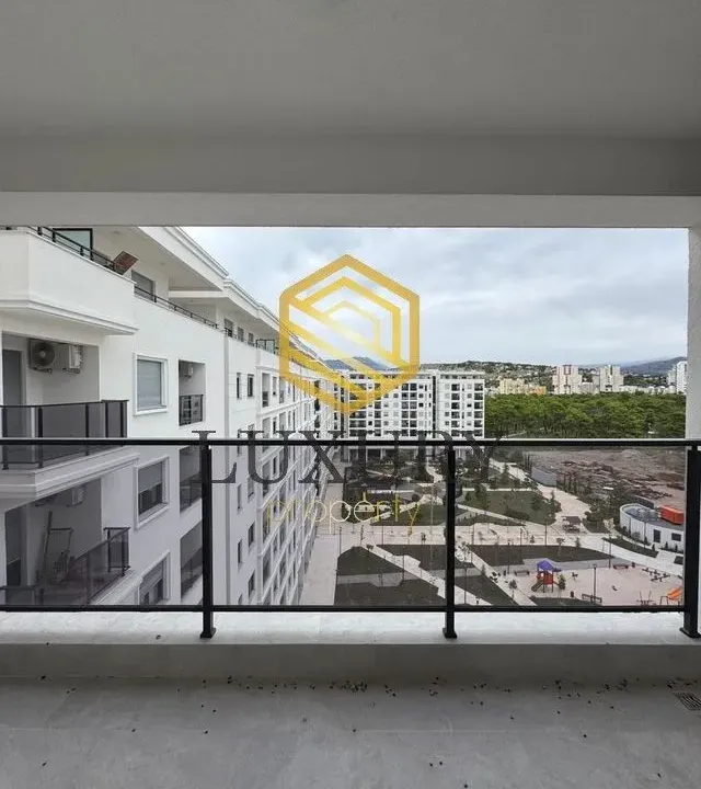 Izdavanje, dvosoban stan, 64m², Tološka šuma, Podgorica