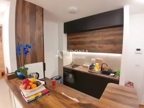 Sale, three bedroom apartment, 70m², Zemun Sve Podlokacije, Beograd - image 3