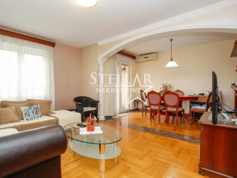 Rent, two bedroom apartment, 80m², Stari Aerodrom, Podgorica - image 1