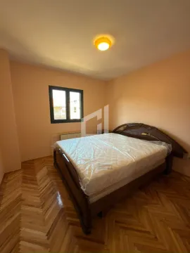 Rent, house, 220m², Stari Aerodrom, Podgorica - image 13
