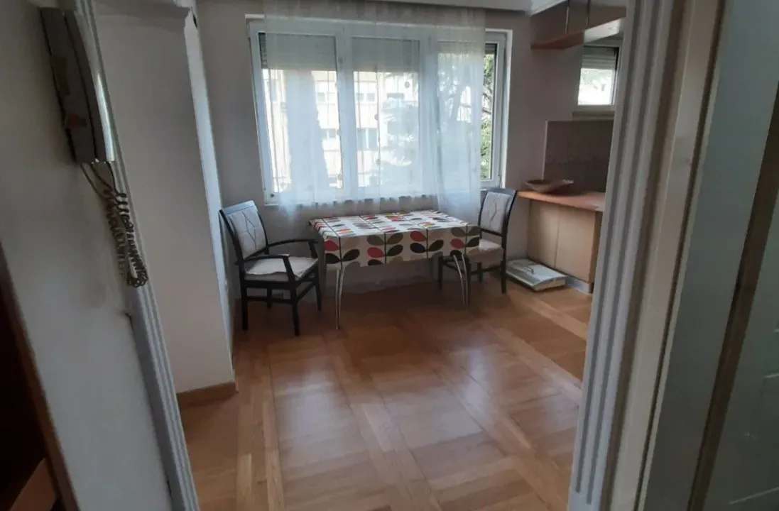 Izdavanje, dvosoban stan, 55m², Podgorica, Crna Gora