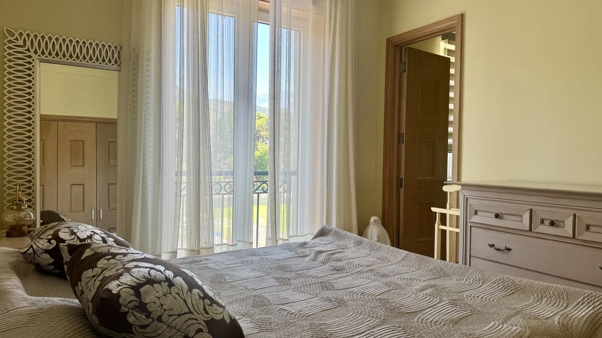 Rent, four bedroom apartment, 228m², Porto Montenegro, Tivat