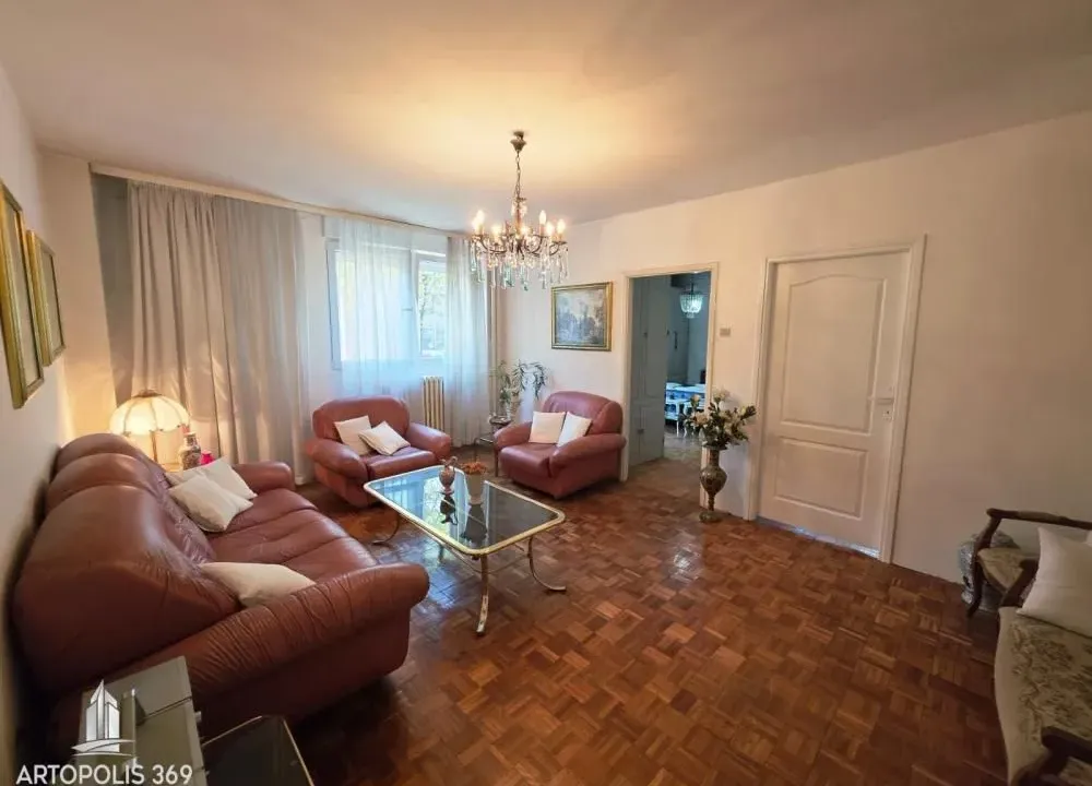 Prodaja, četvorosoban stan, 79m², Novi Beograd Blok 1 Fontana, Novi Beograd Sve Podlokacije