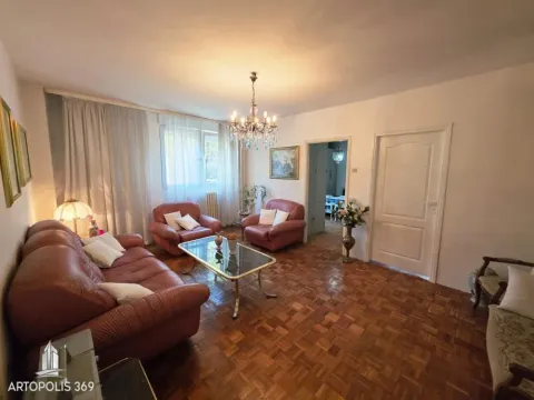 Prodaja, četvorosoban stan, 79m², Novi Beograd Blok 1 Fontana, Novi Beograd Sve Podlokacije - image 1