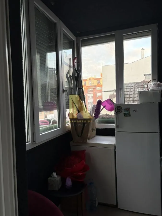 Izdavanje, dvosoban stan, 40m², Bulevar Oslobodjenja, Novi Sad Sve Podlokacije