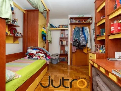 Sale, three bedroom apartment, 164m², Stari Aerodrom, Podgorica - image 6