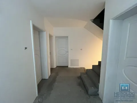 Prodaja, kuća, 344m², Aqua park, Jagodina - image 11