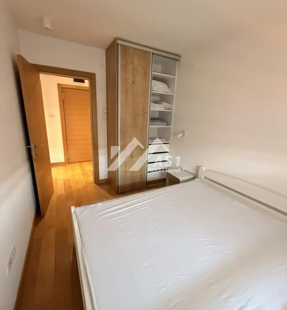 Izdavanje, dvosoban stan, 41m², Rotkvarija, Novi Sad Sve Podlokacije
