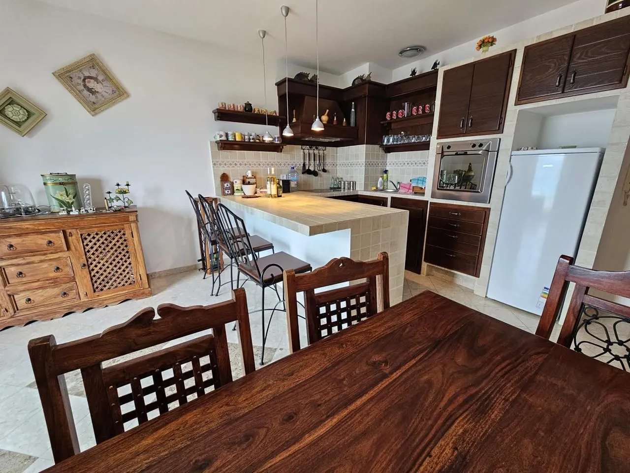 Izdavanje, stan, 149m², Pržno, Budva