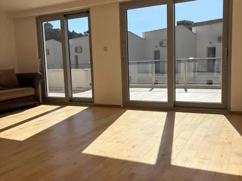 Prodaja, trosoban stan, 171m², Petrovac, Budva - image 11