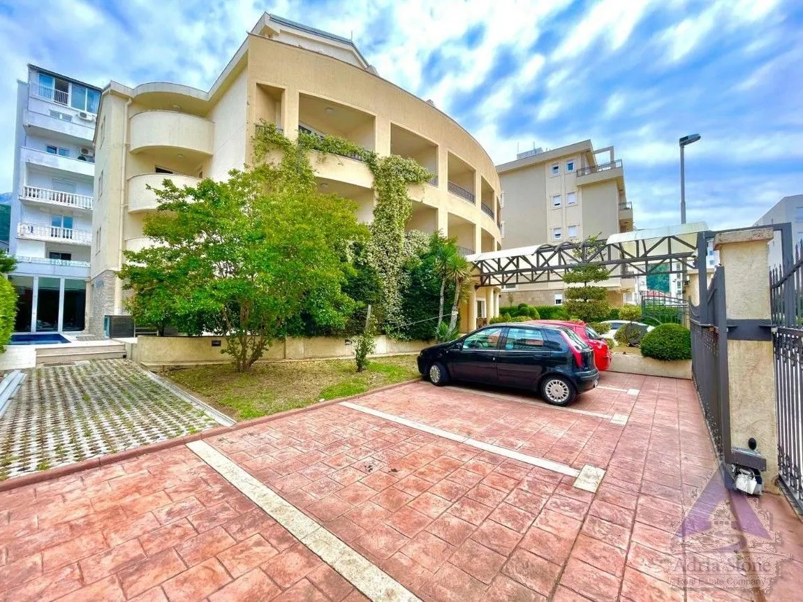 Prodaja, ugostiteljski objekat, 1300m², Budva, Crna Gora