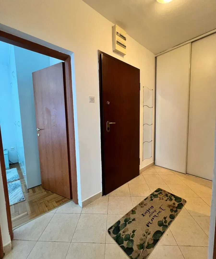 Izdavanje, dvosoban stan, 60m², Preko Morače, Podgorica