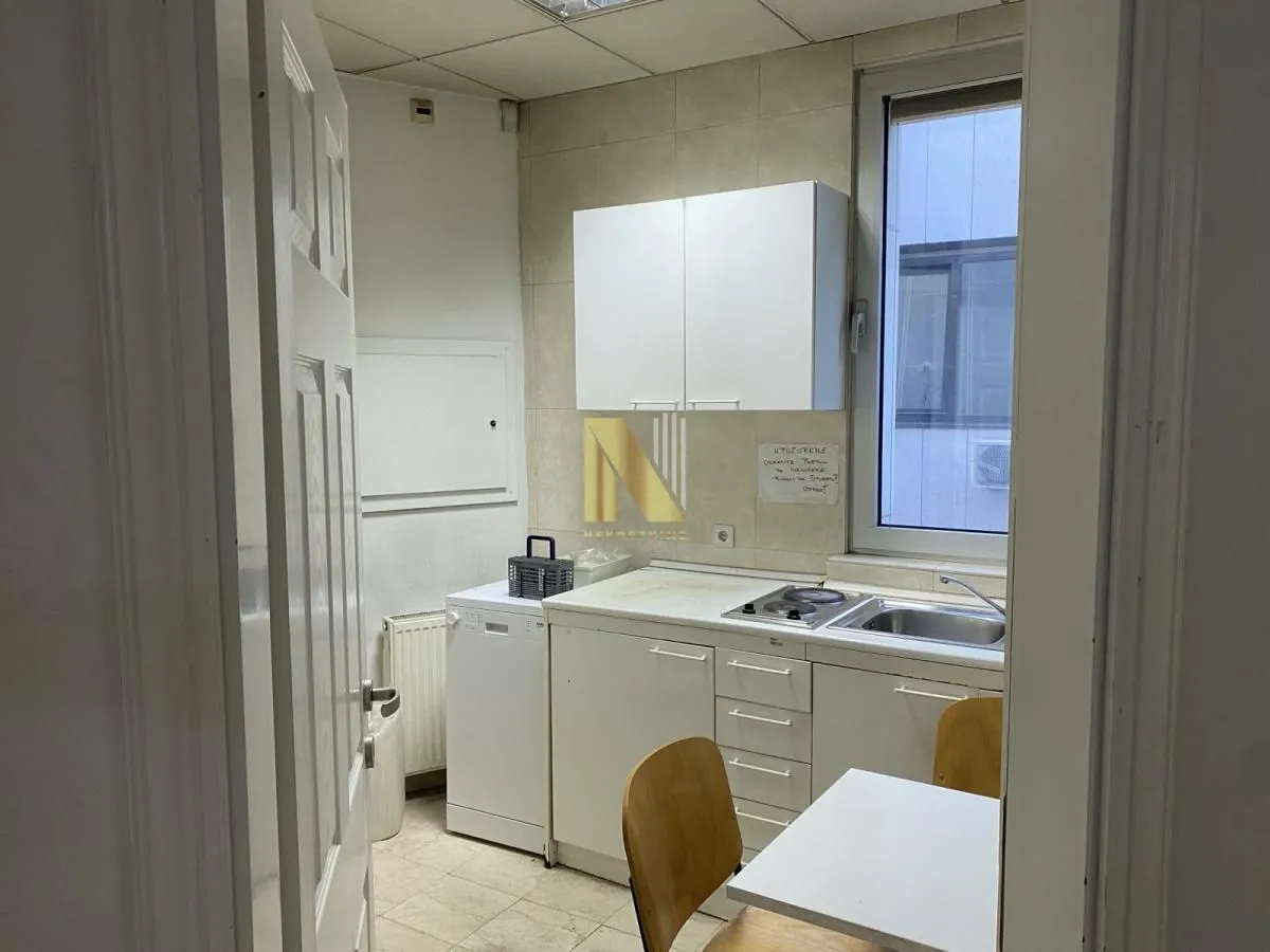 Rent, office space, 352m², Bulevar Oslobodjenja, Novi Sad Sve Podlokacije